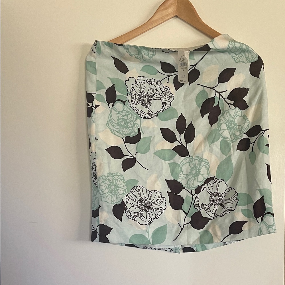 Ann Taylor Mint and Black Floral Mini Skirt